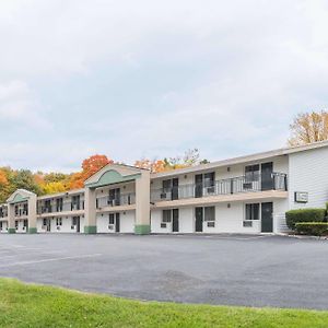 Days Inn By Wyndham Lenox Ma